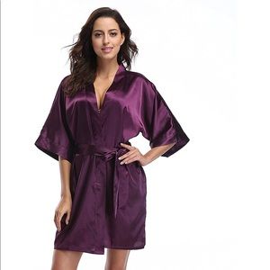 Womens Large Satin Robe NWOT with pockets